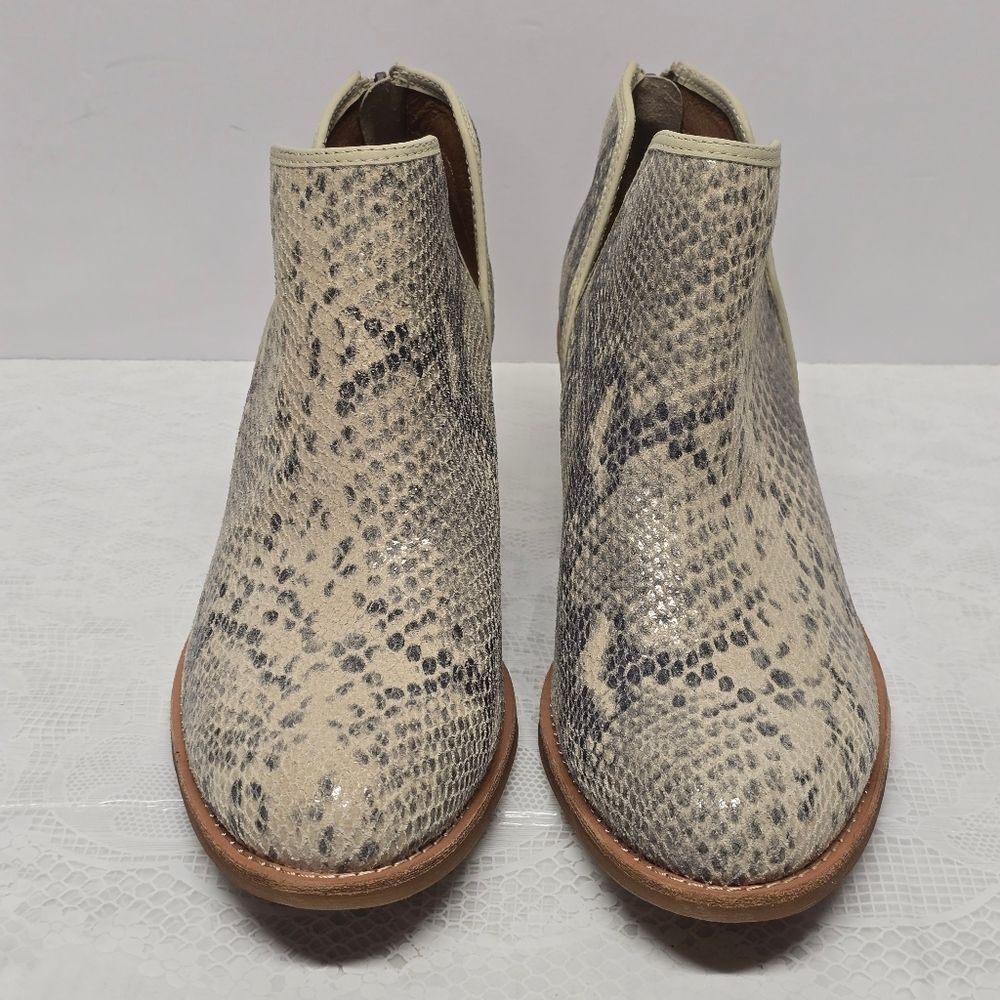 Sofft Abena Snakeskin Python Embossed Genuine Leather Ankle Boots Booties 9.5 - Picture 3 of 11